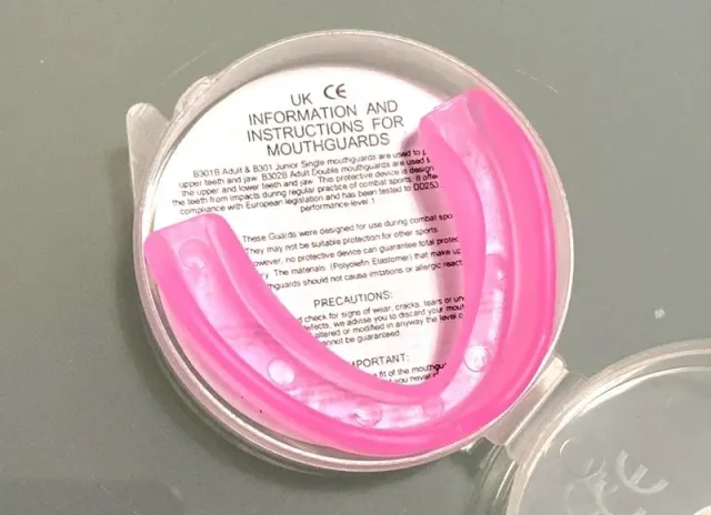 Paradenti Senior Rosa con Custodia