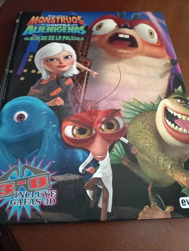 Monstruos contra Alienígenas. Álbum 3D de la pe...