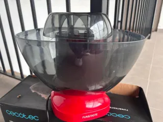 Palomitera Cecotec Roja sin usar.