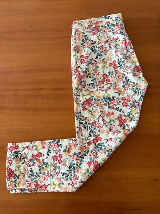 Pantalón estampado floral