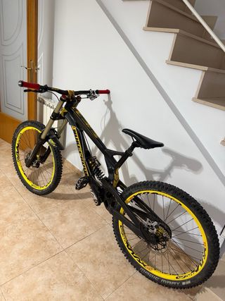 Bicicleta Nukeproof Pulse DH