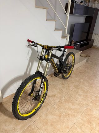 Bicicleta Nukeproof Pulse DH