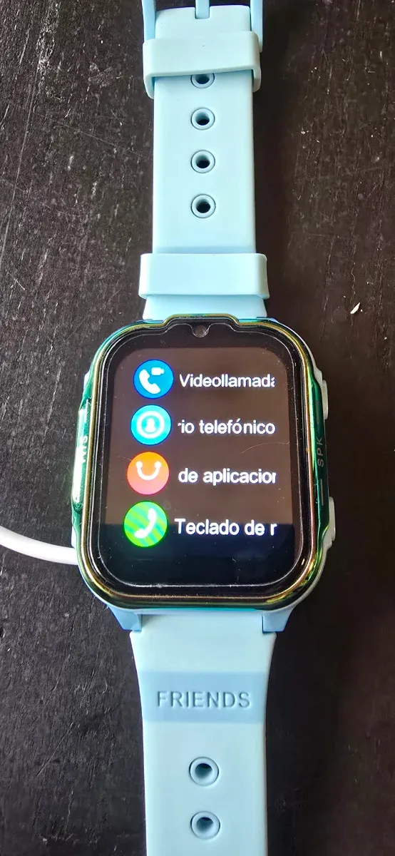Reloj infantil con SIM. Como se ve en la imagen