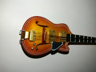 Miniatura Guitarra Jazz Electroacústica