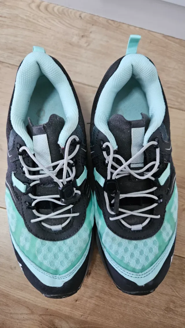 Zapatillas de montaña Quechua verdes y grises