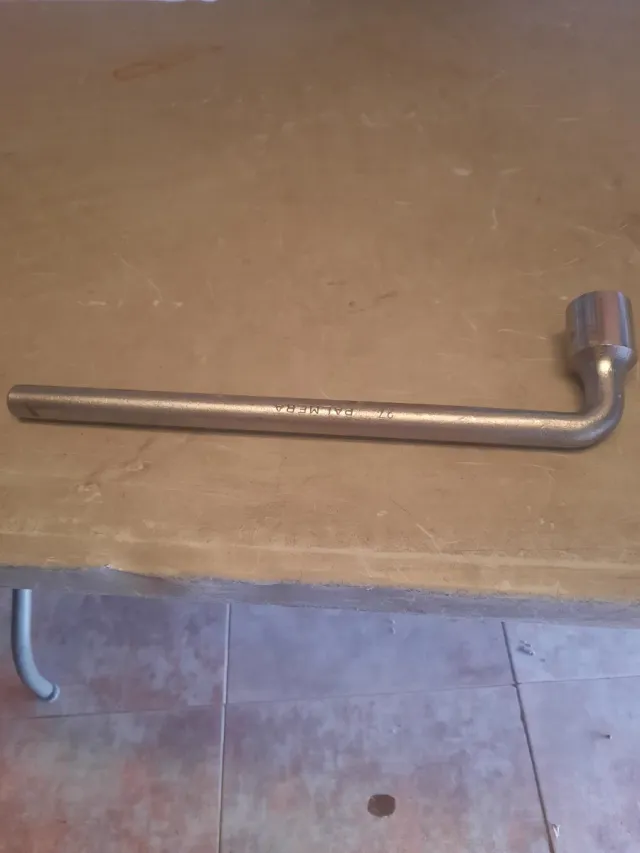 Llave codo Palmera 27