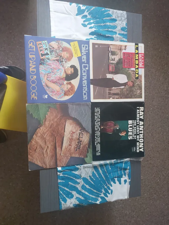 Lote 4 Vinilos: Blues, Dance, Latino, Soul