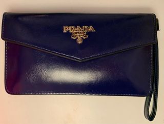 Cartera de piel azul marino Prada