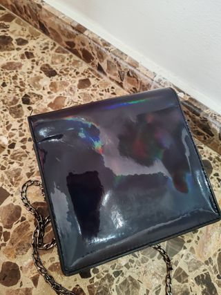 Bolso bandolera negro y dorado