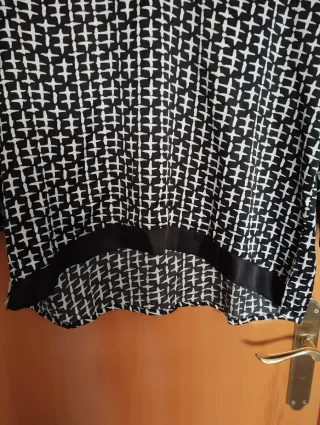 Blusa Venca Estampada Cuello Pico