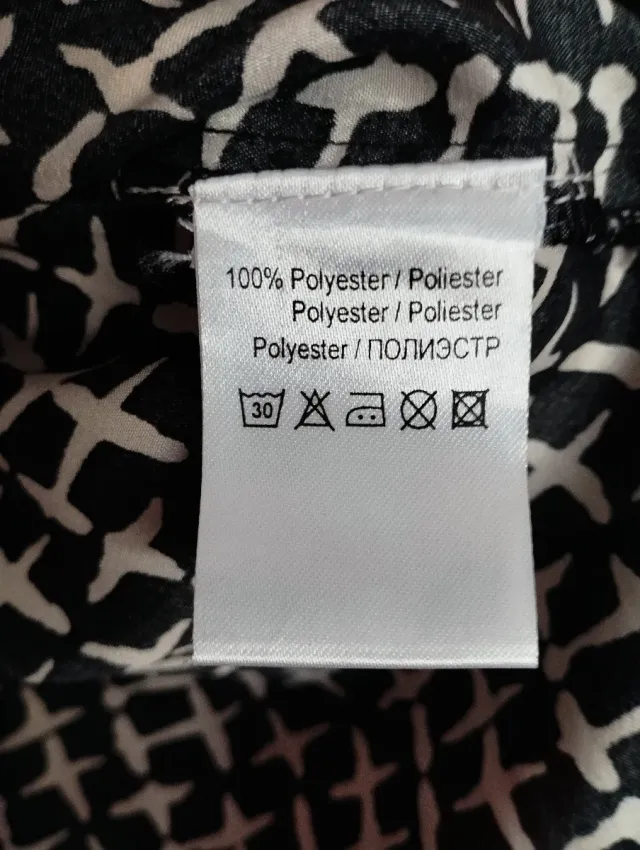 Blusa Venca Estampada Cuello Pico