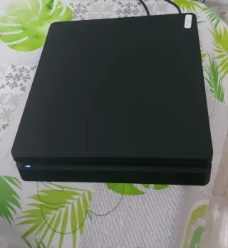 Consola PlayStation 4 Slim Negra