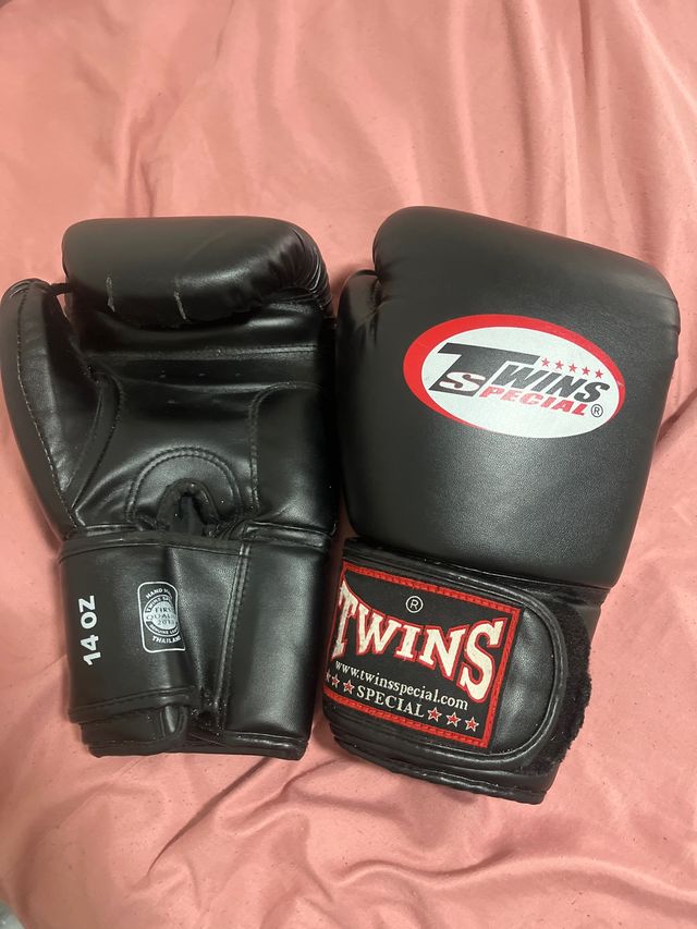 Guantes de Boxeo Twins 14 oz Negros
