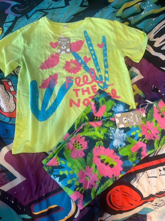 Conjunto camiseta y pantalón estampado floral