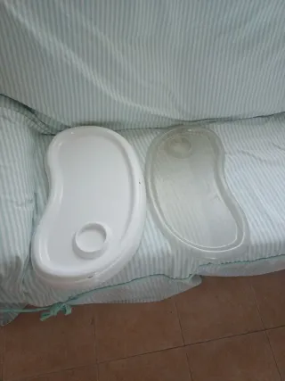 Trona de bebé gris con estampado de oso