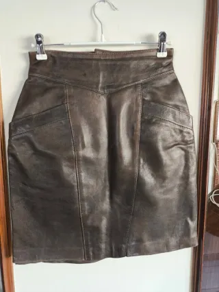 Falda cuero mini marrón