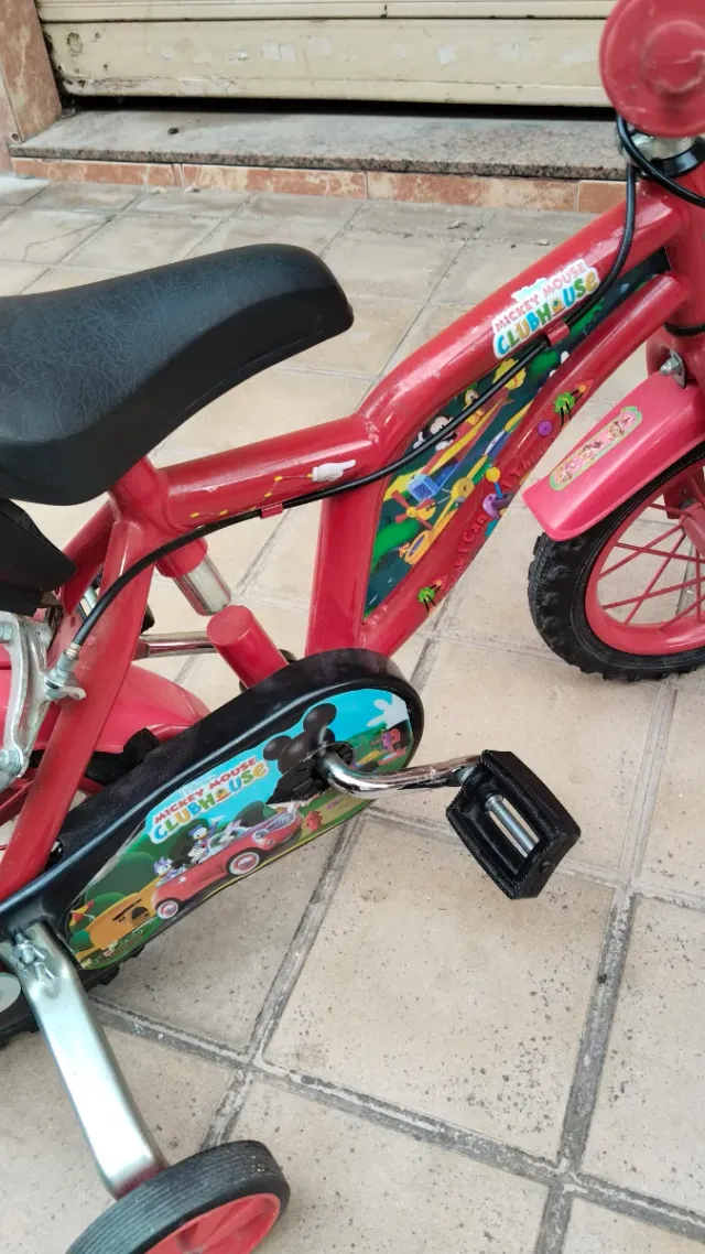 Bicicleta infantil roja Mickey Mouse