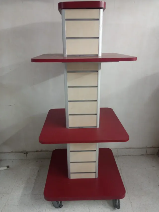 Góndola expositora con ruedas