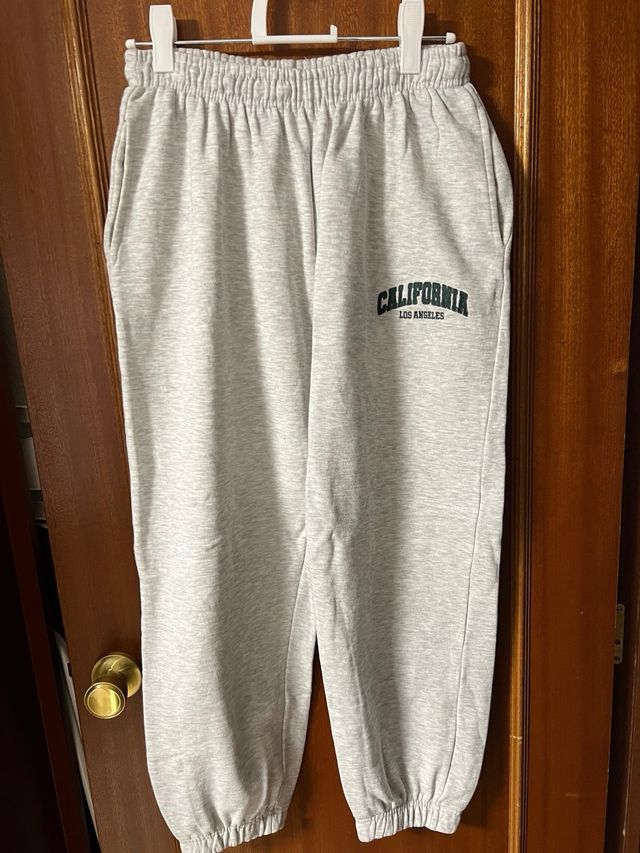 Sudadera Pull&Bear gris con cremallera