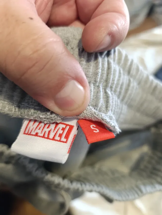 Pantalones de chándal nuevos