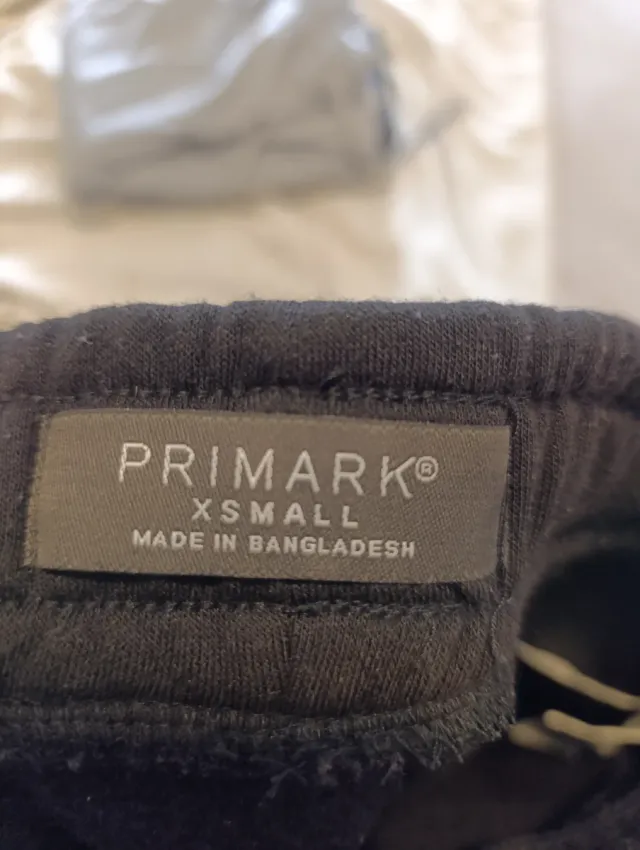 Pantalones de chándal nuevos