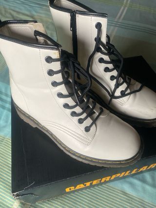 Botas tipo Dr. Martens Blancas Talla 39