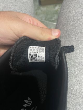 Zapatillas Adidas Negras y Grises