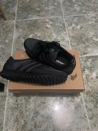 Zapatillas Adidas Negras y Grises