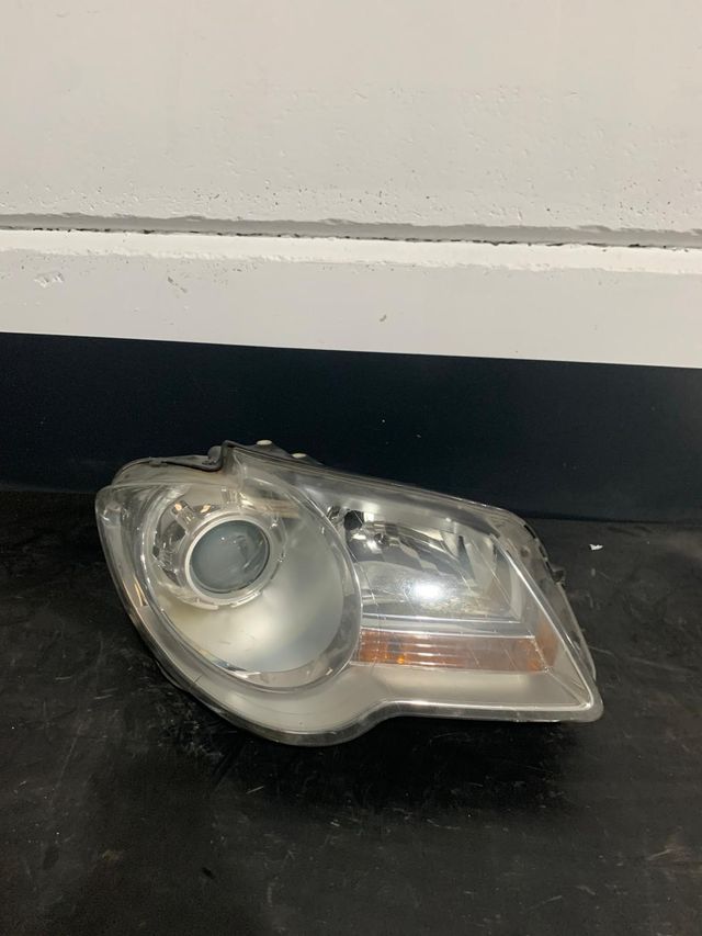 FARO DELANTERO DERECHO VOLKSWAGEN TOURAN AÑO 2008