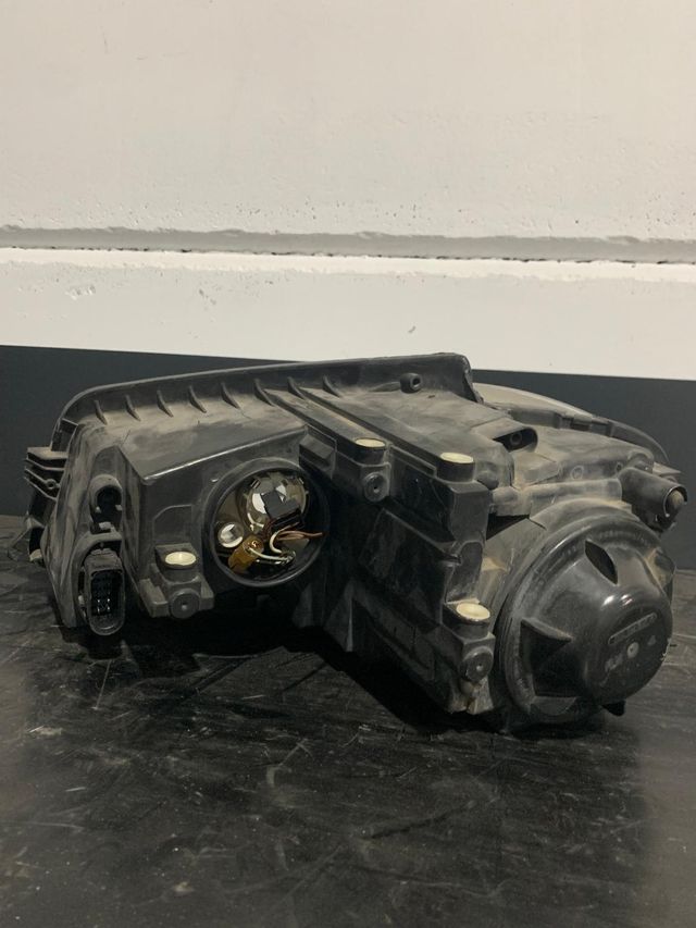 FARO DELANTERO DERECHO VOLKSWAGEN TOURAN AÑO 2008