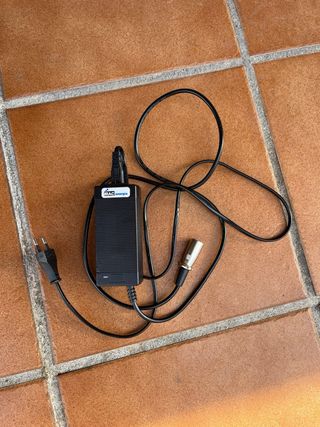 Silla de ruedas plegable con motor externo + cojín