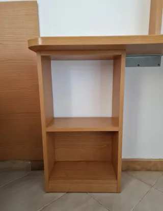 Escritorio esquinero grande con estanterías -Roble