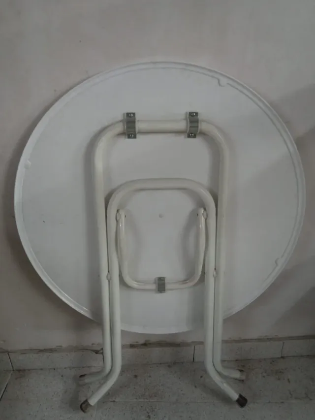 Mesa redonda plegable blanca