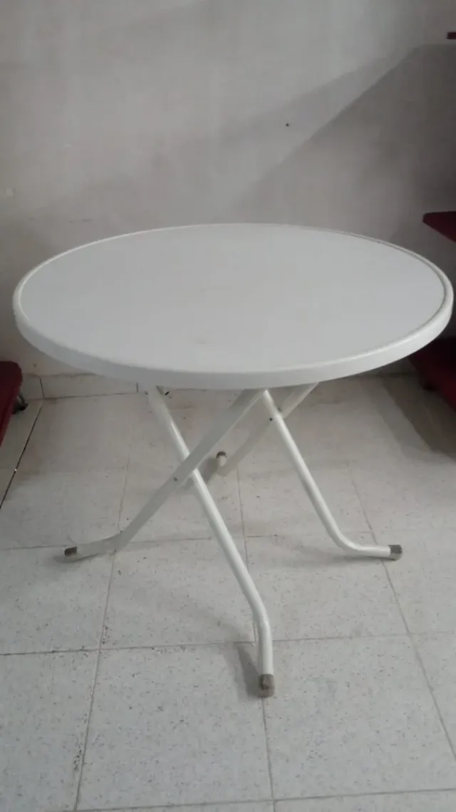 Mesa redonda plegable blanca