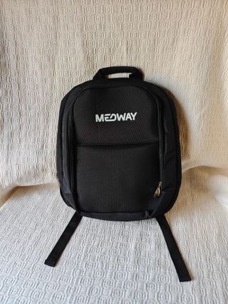 Mochila mediana negra varios compartimentos nueva