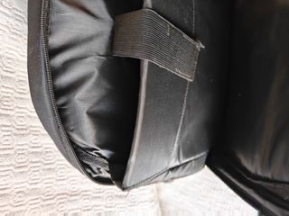 Mochila mediana negra varios compartimentos nueva