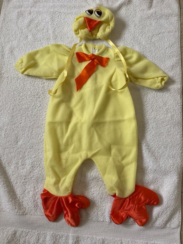 Disfraz pollito niñ@ con gorro. Largo 60cm