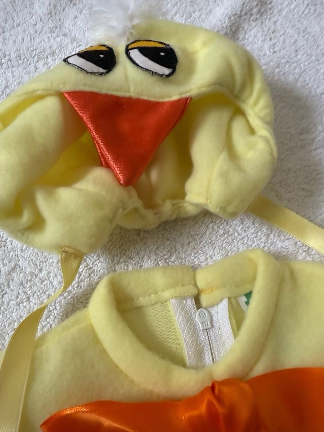 Disfraz pollito niñ@ con gorro. Largo 60cm