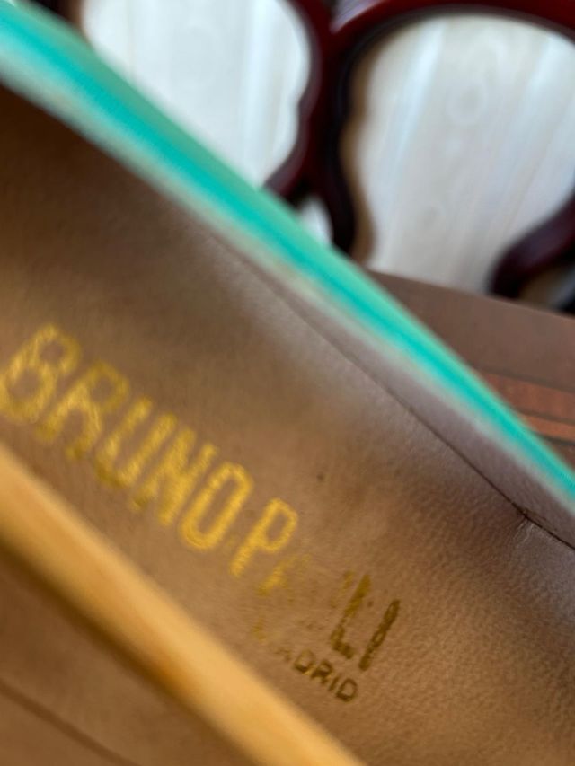 Zapatos de tacón verde azulado