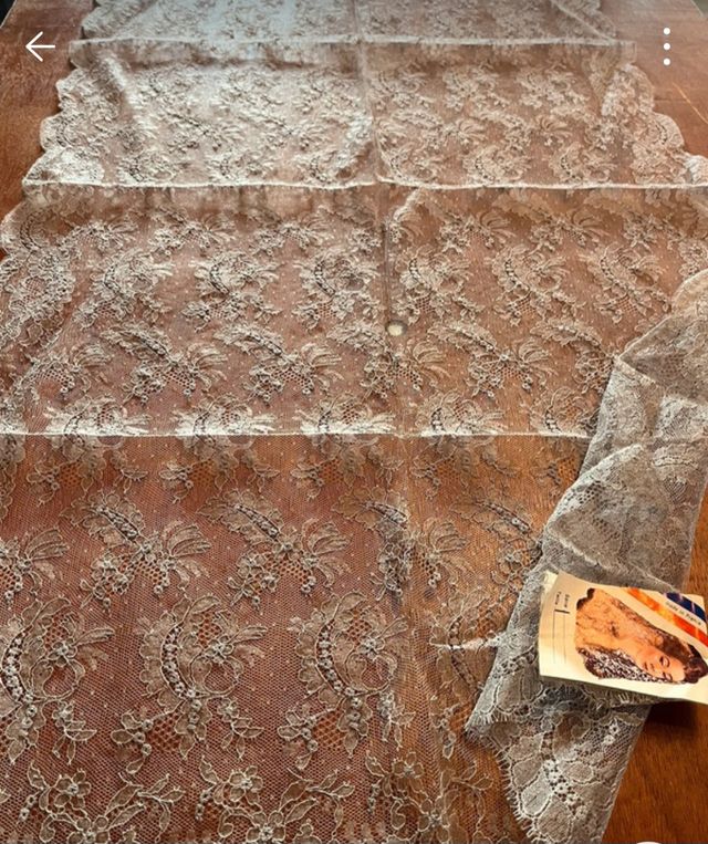 Mantilla Chantilly Antiguo Virgen