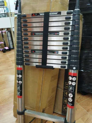 Escalera extensible de aluminio