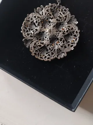 Pendientes vintage plateados con pedrería