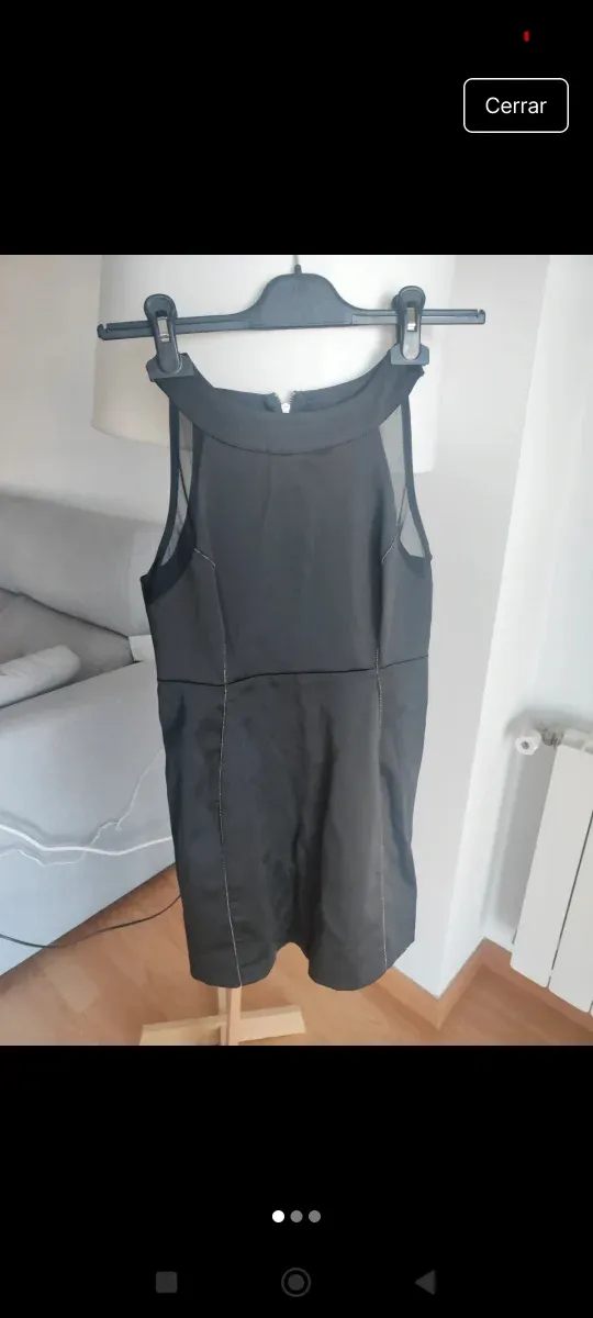 Vestido negro con transparencias