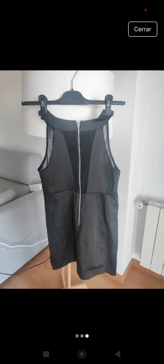 Vestido negro con transparencias