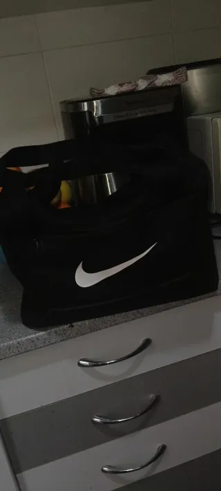 Mochila Nike Negra con Logo Blanco