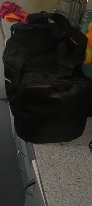 Mochila Nike Negra con Logo Blanco