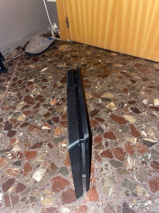 PS4 (PlayStation 4) + 3 Juegos