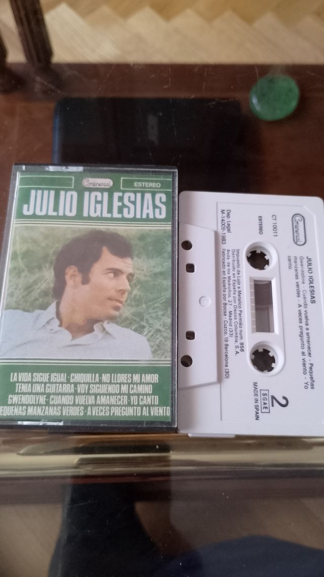 Casete Julio Iglesias - La vida sigue igual