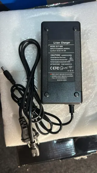 Cargador Minimotors/Patinete,Dualtron, Xiaomi etc