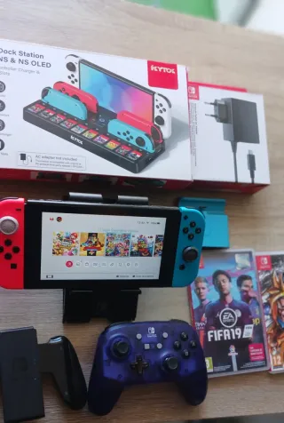 Nintendo Switch Dock Station + Accesorios